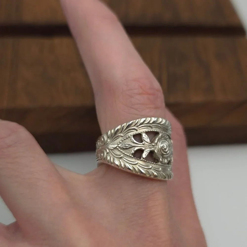 Size 8.25 925 Sterling Silver Thick Rose Floral Spoon Ring - Picture 3 of 9